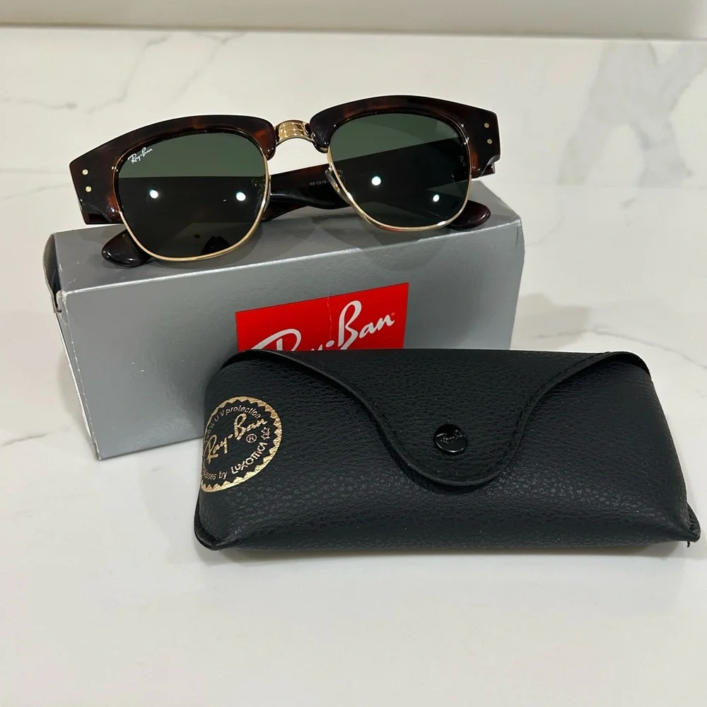 Ray-Ban Clubmaster Sunglasses Tortoise Gold Frame Green Lenses